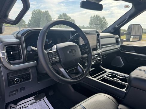 Used 2025 Ford F350 Platinum w/ FX4 Off-Road Package image 13