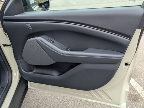 Certified 2025 Ford Mustang Mach-E Select w/ Comfort Package Lite image 41