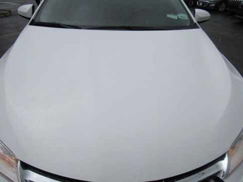 Used 2017 Toyota Camry LE FWD image 5
