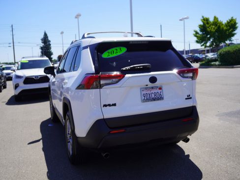 Used 2023 Toyota RAV4 LE AWD/4WD image 8