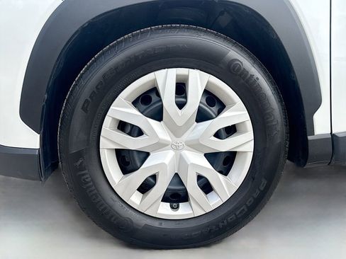 Used 2024 Toyota Corolla Cross L image 29