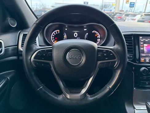 Used 2019 Jeep Grand Cherokee Laredo w/ 18" Wheel & 8.4" Radio Group image 17