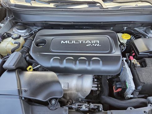 Used 2016 Jeep Cherokee Sport AWD/4WD image 23