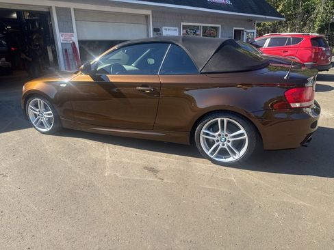 Used 2012 BMW 135i Convertible image 16