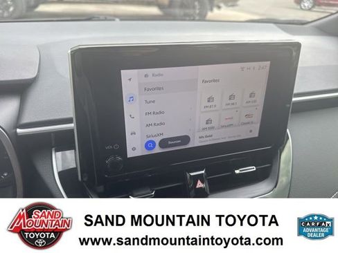 Used 2024 Toyota Corolla SE image 25
