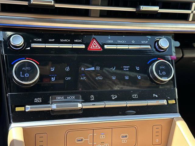 New 2026 Hyundai Santa Fe Calligraphy FWD image 17