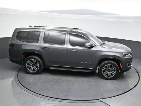 Used 2022 Jeep Wagoneer Series III w/ Flexible Seating Group AWD/4WD image 35