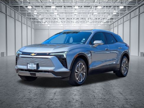 Used 2024 Chevrolet Blazer EV LT AWD/4WD image 9