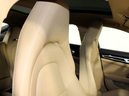 Certified 2023 Porsche Panamera 4 Platinum Edition image 31