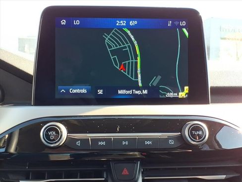 Used 2022 Ford Escape SEL image 16