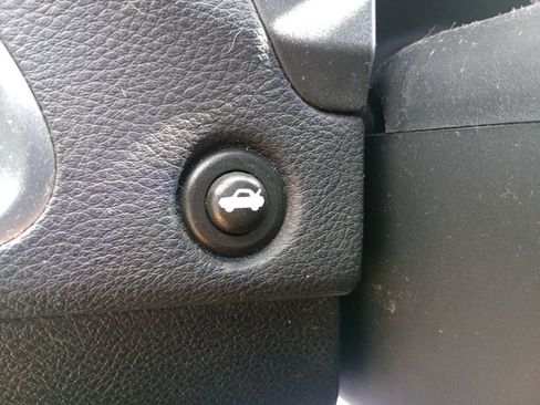 Used 2011 Dodge Avenger Mainstreet image 12