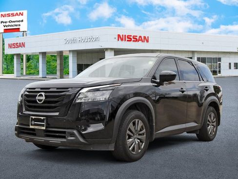 Certified 2024 Nissan Pathfinder S FWD image 2