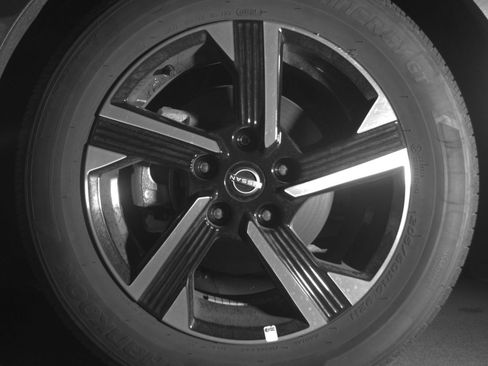 Used 2025 Nissan Sentra SV FWD image 15