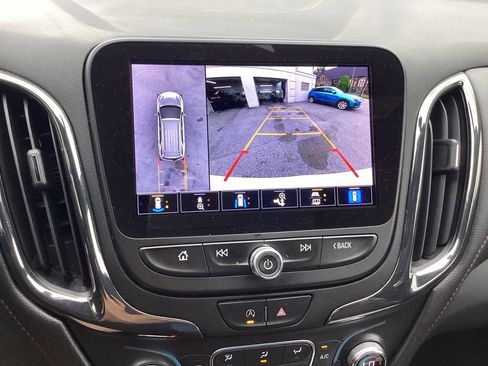 Used 2022 Chevrolet Equinox RS w/ Infotainment Package AWD/4WD image 28