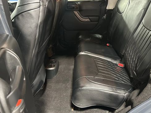 Used 2017 Jeep Wrangler Unlimited Sport AWD/4WD image 11