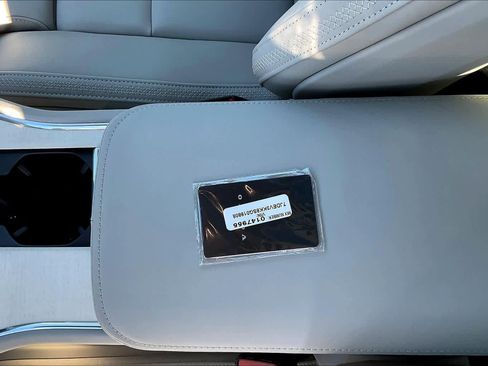 New 2025 Volvo EX90 Plus w/ Protection Package Premier image 35