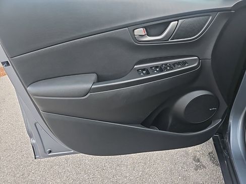 Used 2021 Hyundai Kona Limited w/ Cargo Package image 14