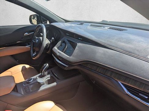 Used 2021 Cadillac XT4 Premium Luxury FWD image 17
