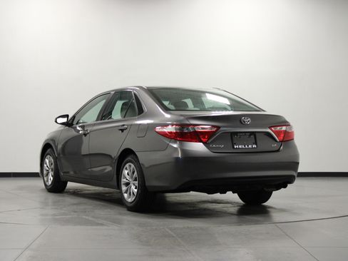 Used 2017 Toyota Camry LE FWD image 6