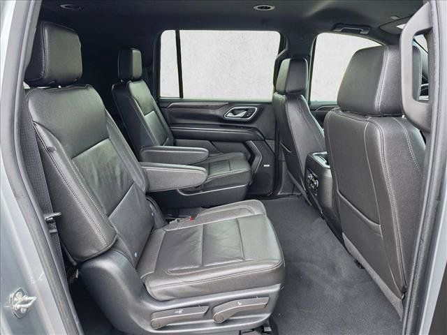 Used 2023 Chevrolet Suburban Z71 w/ Luxury Package AWD/4WD image 12