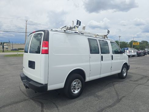 Used 2015 Chevrolet Express 2500 RWD image 6