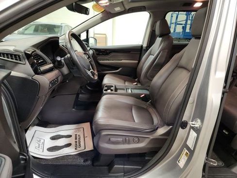 Certified 2024 Honda Odyssey Touring image 11