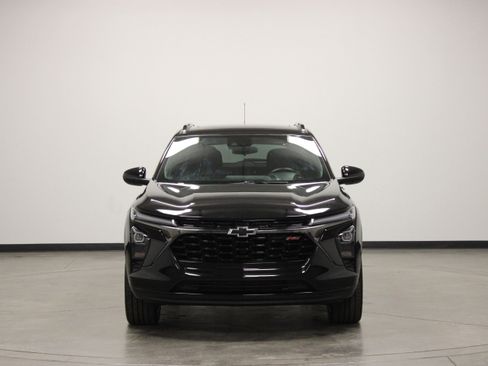 Used 2024 Chevrolet Trax RS w/ Sunroof Package FWD image 3