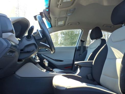 Used 2019 Hyundai Ioniq SEL image 24