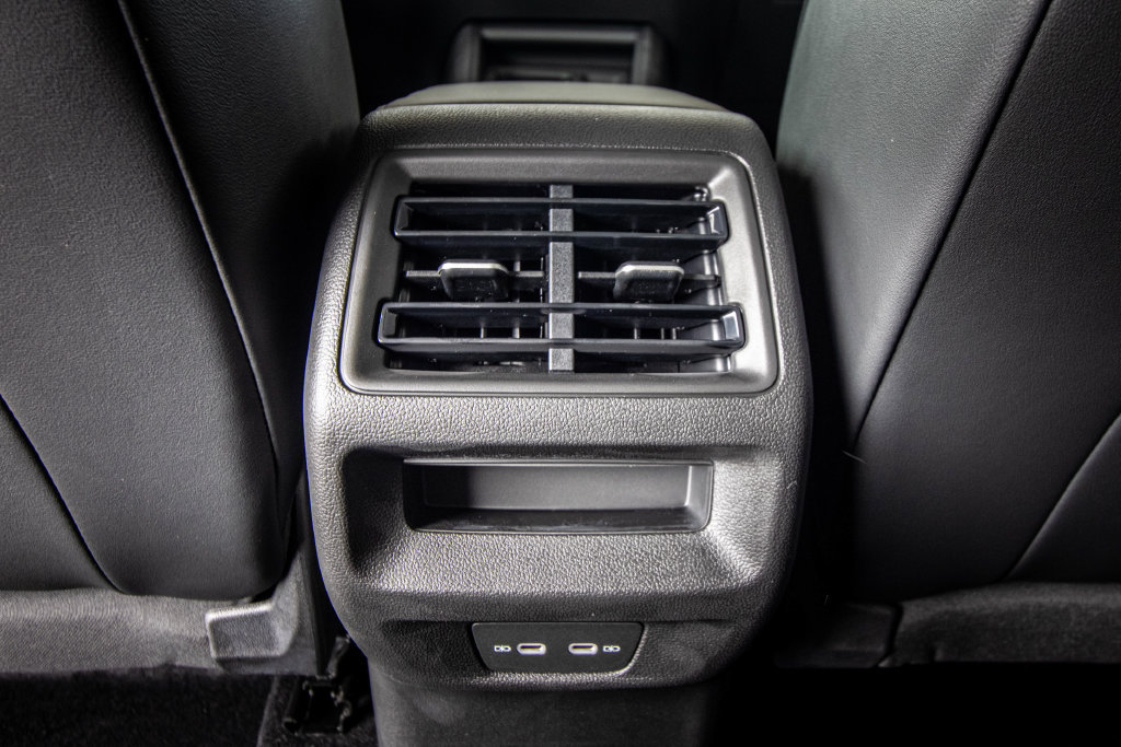 New 2026 Volkswagen Tiguan SE R-Line FWD image 29