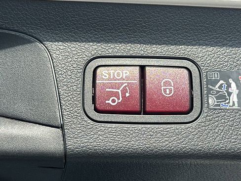 New 2026 Mercedes-Benz GLS 450 4MATIC image 21