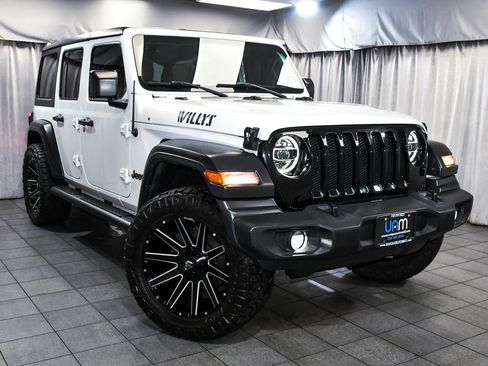 Used 2020 Jeep Wrangler Unlimited Sport AWD/4WD image 3