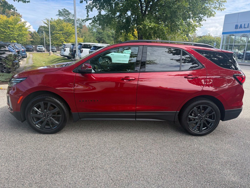 Used 2023 Chevrolet Equinox RS w/ RS Leather Package AWD/4WD image 2