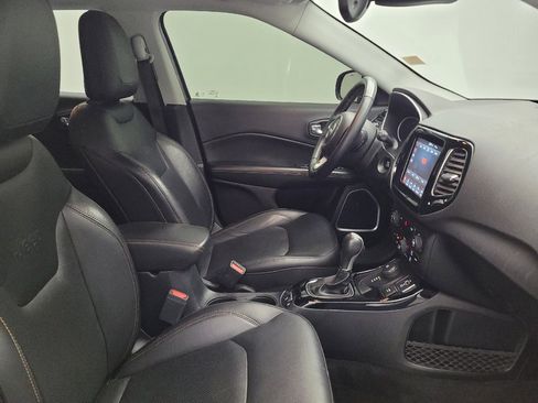 Used 2018 Jeep Compass Limited w/ Navigation Group AWD/4WD image 21