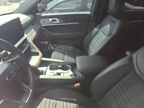 Used 2025 Ford Explorer ST-Line image 11