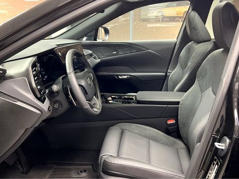 Certified 2026 Lexus RX 350 w/ Convenience Package AWD/4WD image 9