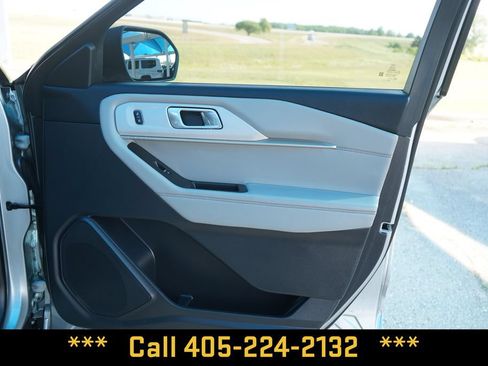 Used 2025 Ford Explorer Active w/ Active Comfort Package RWD image 17
