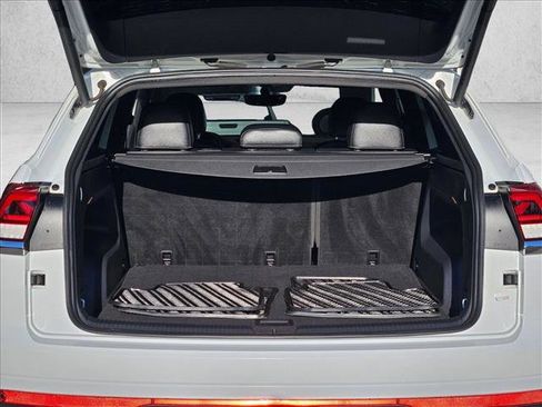 Used 2020 Volkswagen Atlas Cross Sport SE w/ Towing Package AWD/4WD image 6