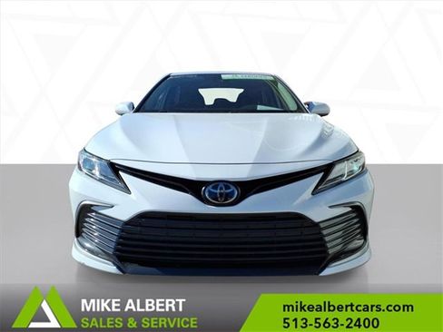 Used 2021 Toyota Camry LE image 2