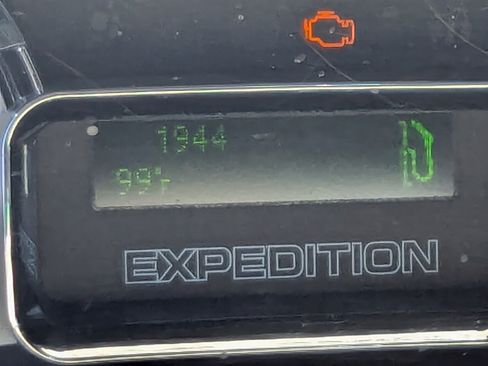Used 2014 Ford Expedition XLT RWD image 2