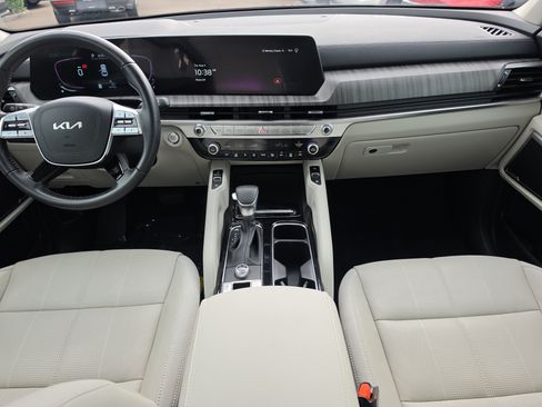 Certified 2024 Kia Telluride EX w/ EX Captain's Chair Package FWD image 12