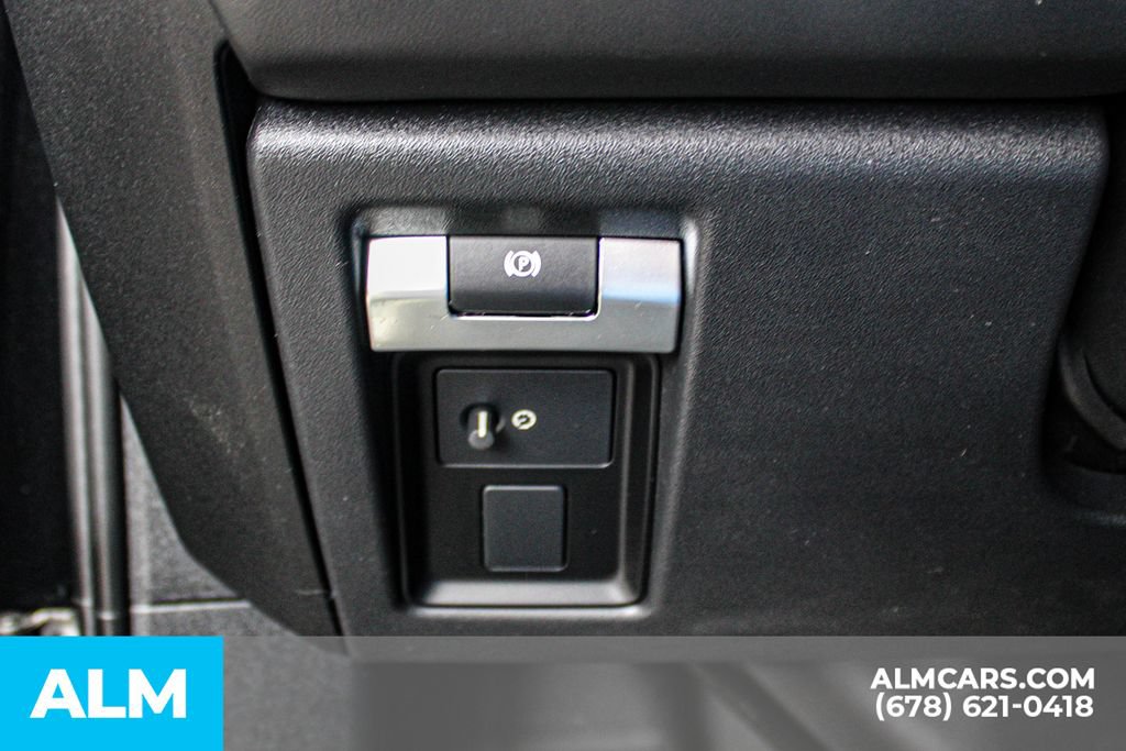 Used 2025 Land Rover Defender 110 X AWD/4WD image 28