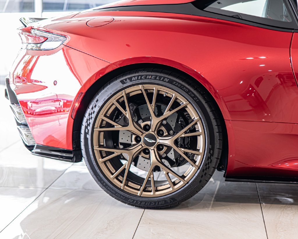 Used 2026 Aston Martin DB12 Coupe RWD image 11