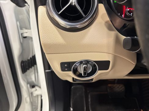 Used 2020 Mercedes-Benz GLA 250 4MATIC image 14