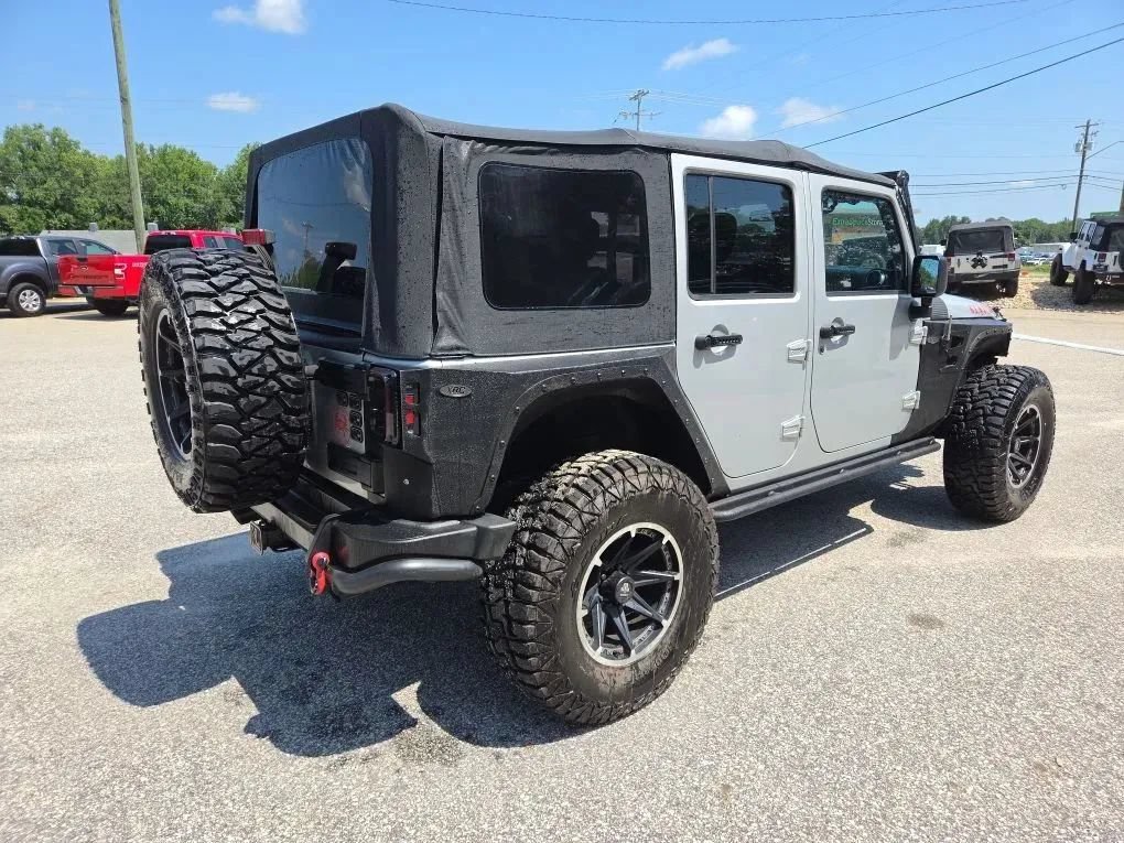 Used 2012 Jeep Wrangler Unlimited Rubicon AWD/4WD image 7