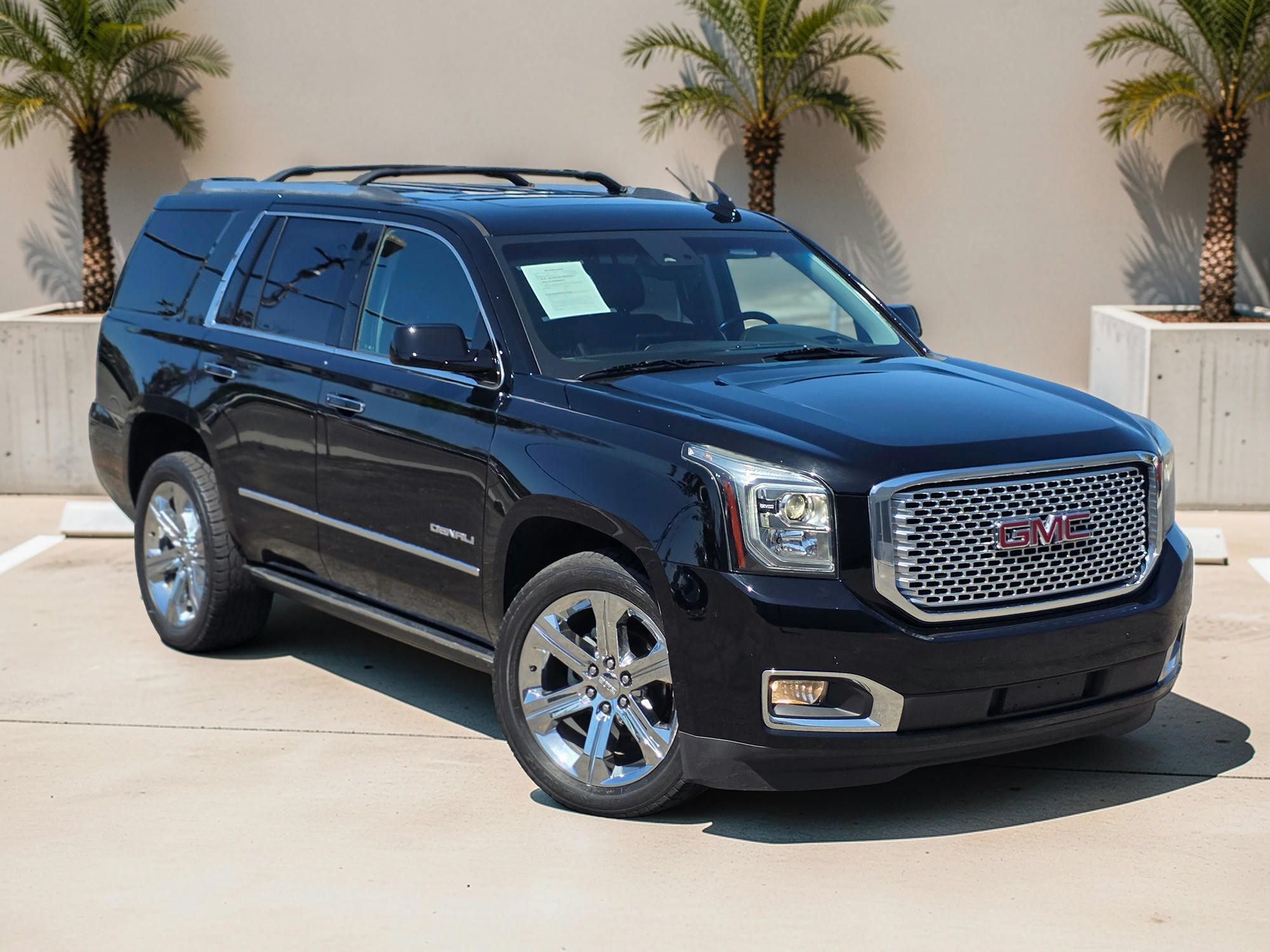 Used 2017 GMC Yukon Denali AWD/4WD image 2