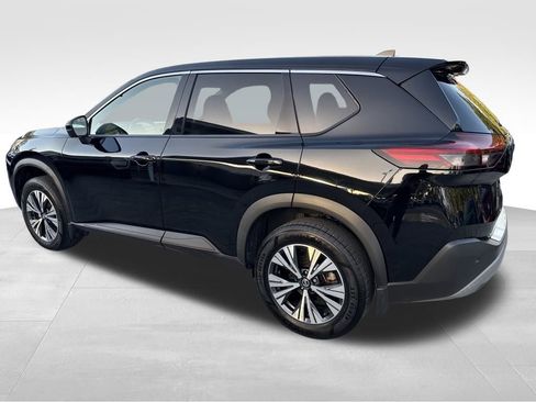 Used 2021 Nissan Rogue SV image 5