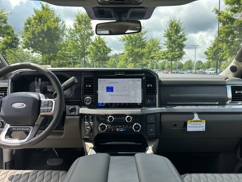 Used 2026 Ford F450 Platinum w/ Platinum Plus Package AWD/4WD image 29