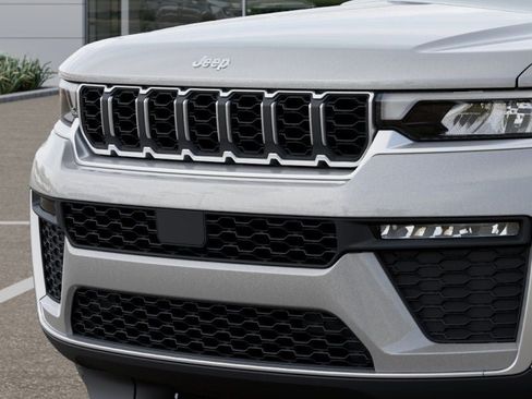 New 2026 Jeep Grand Cherokee Limited AWD/4WD image 11