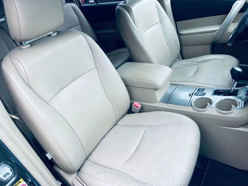 Used 2012 Toyota Highlander SE image 15