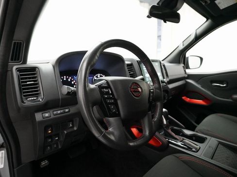 Used 2024 Nissan Frontier PRO-4X w/ Pro Convenience Package image 8